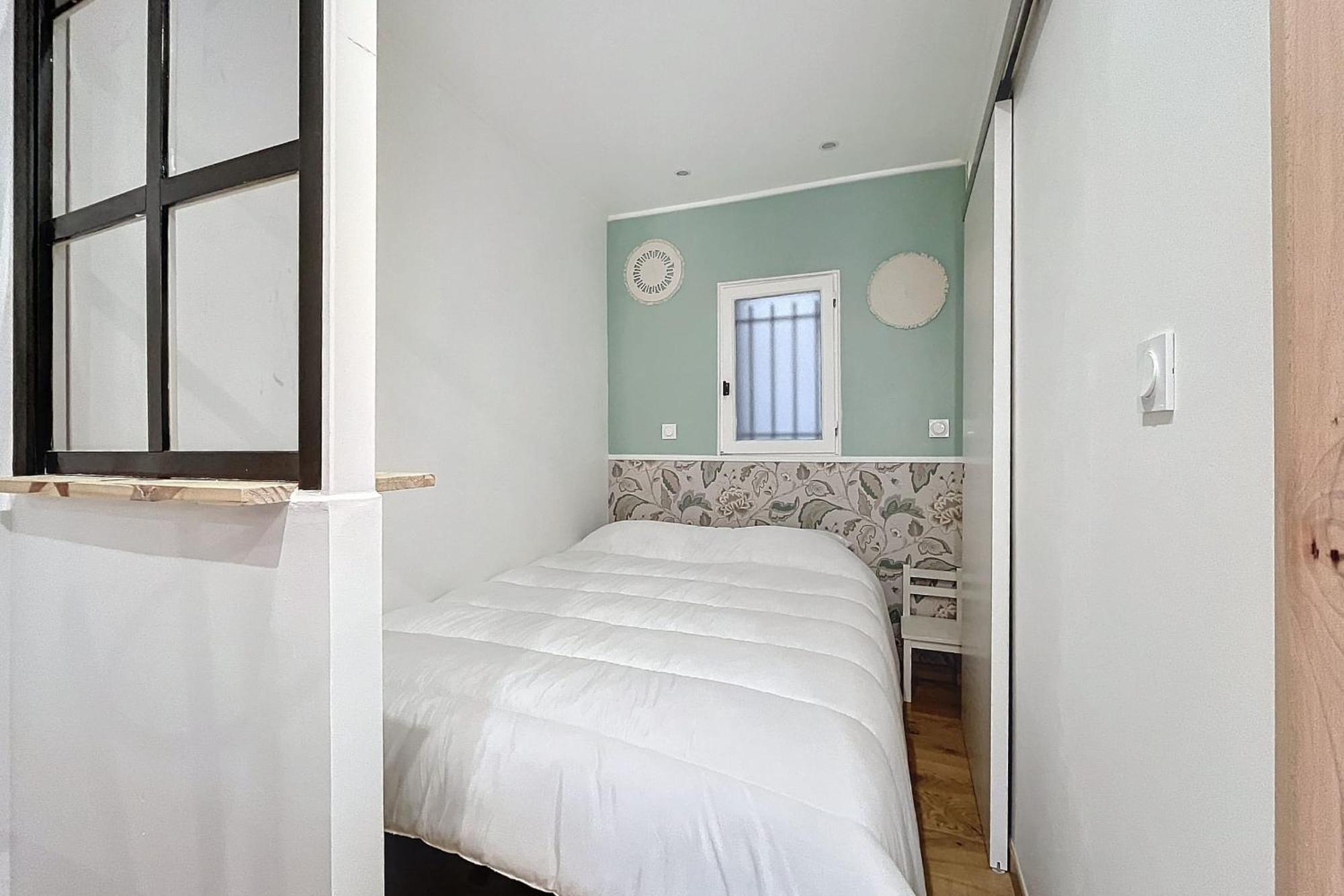 Charming Near The Center Of Apartment *