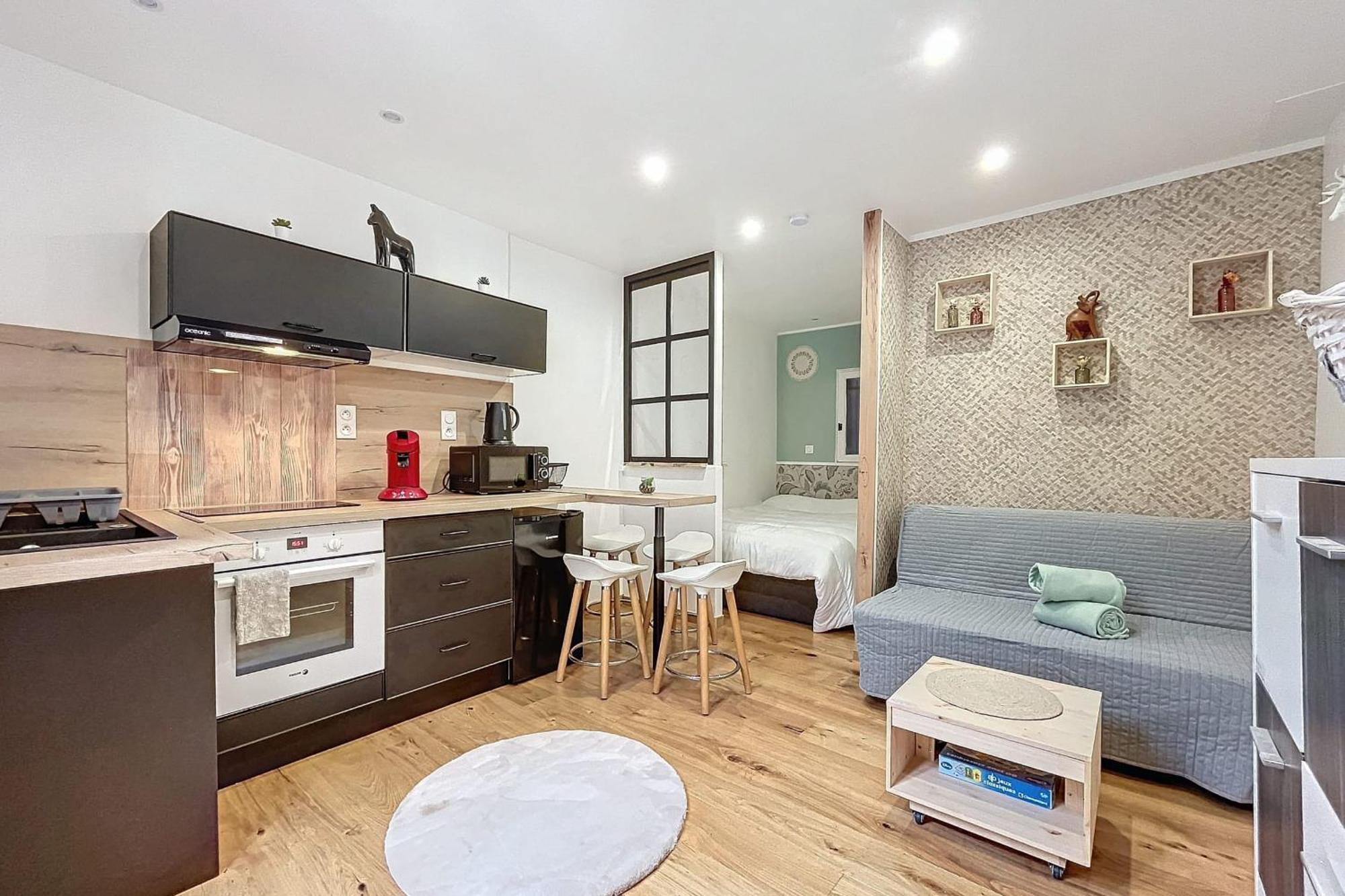 Apartment Charming Near The Center Of