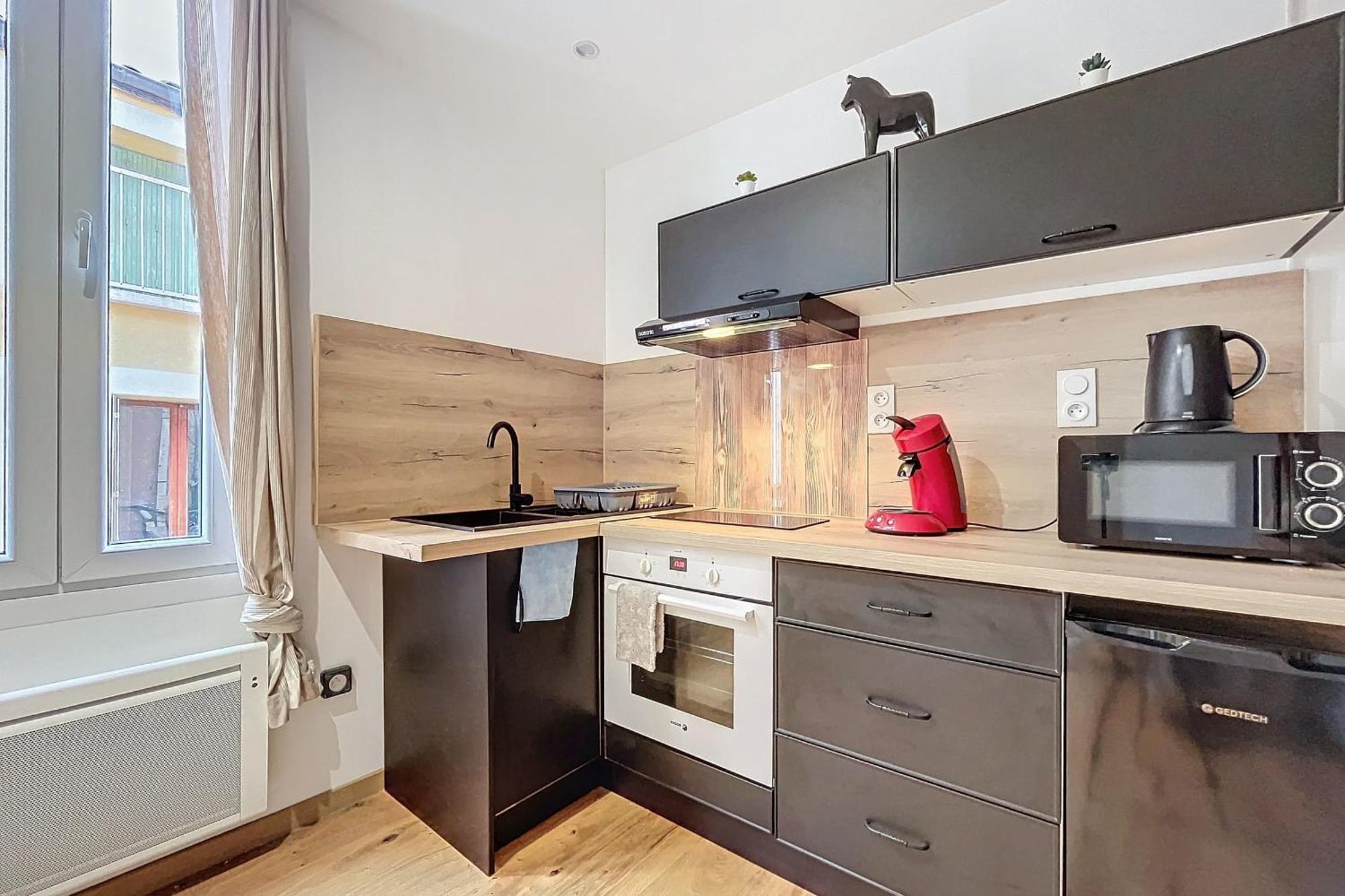 Charming Near The Center Of Apartment Narbonne